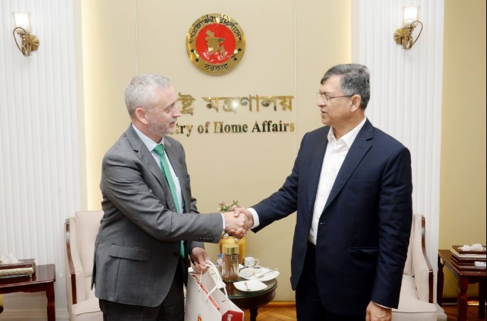 স্বরাষ্ট্রমন্ত্রীর সঙ্গে ইউরোপীয় ইউনিয়নের রাষ্ট্রদূতের সাক্ষাৎ